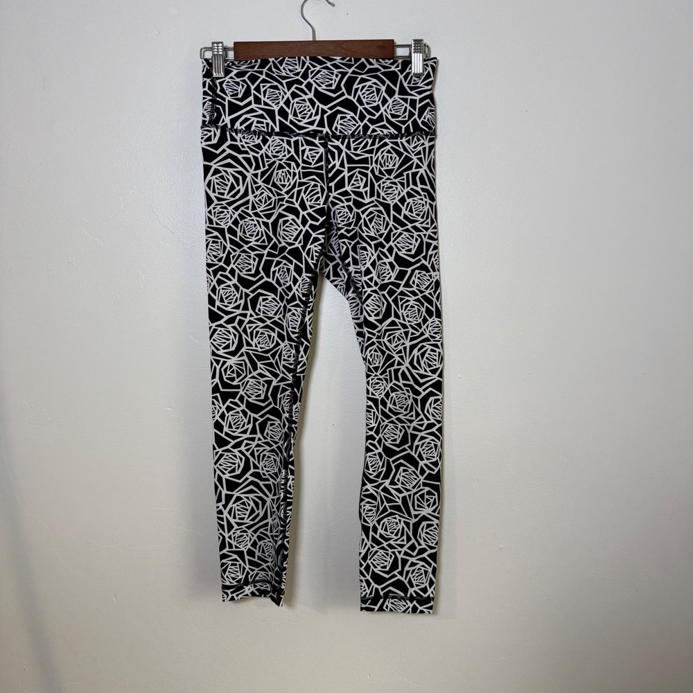 Lululemon Wunder Under Geometric Rose Print High Rise Crop Leggings Size 6 Black
